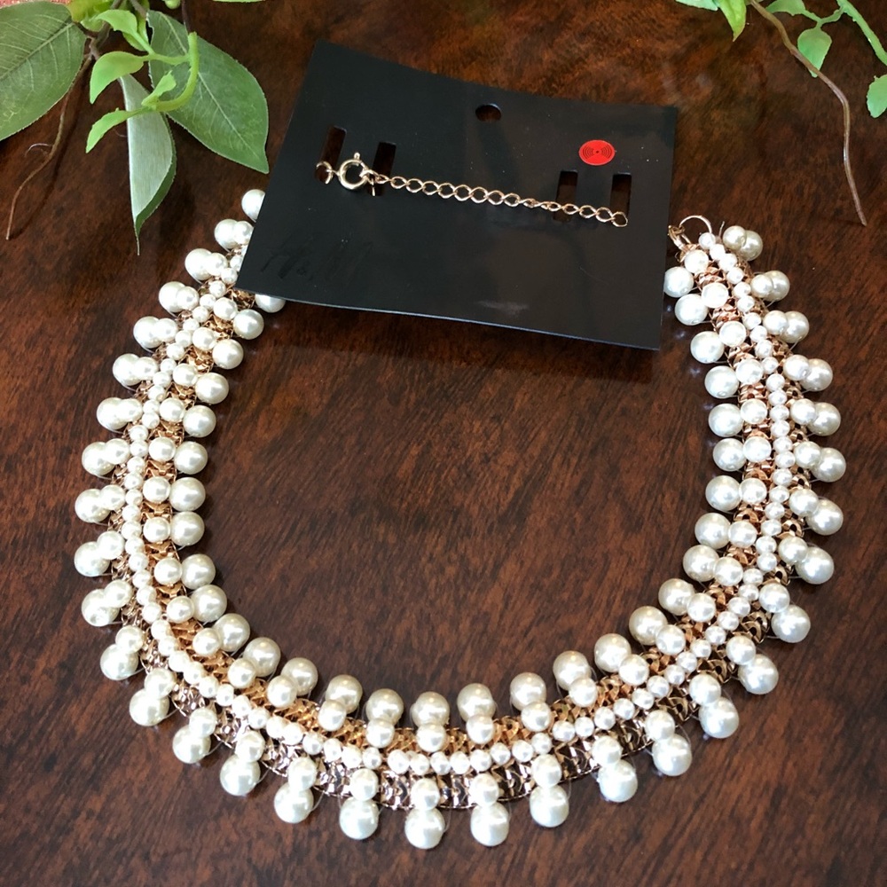 Pearl and Gold Statement necklace
